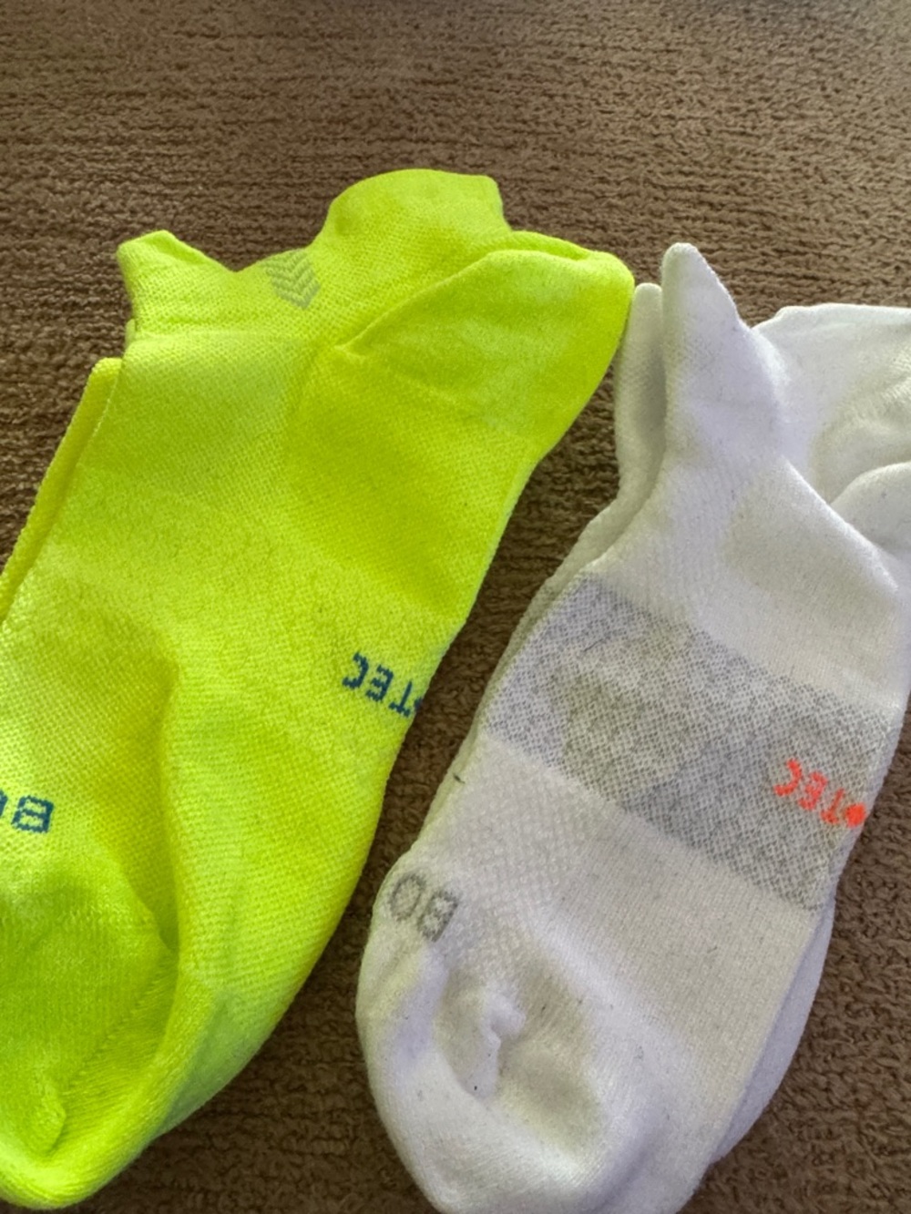 Women’s Bombas Performance Ankle Sock - Neon Yellow & White